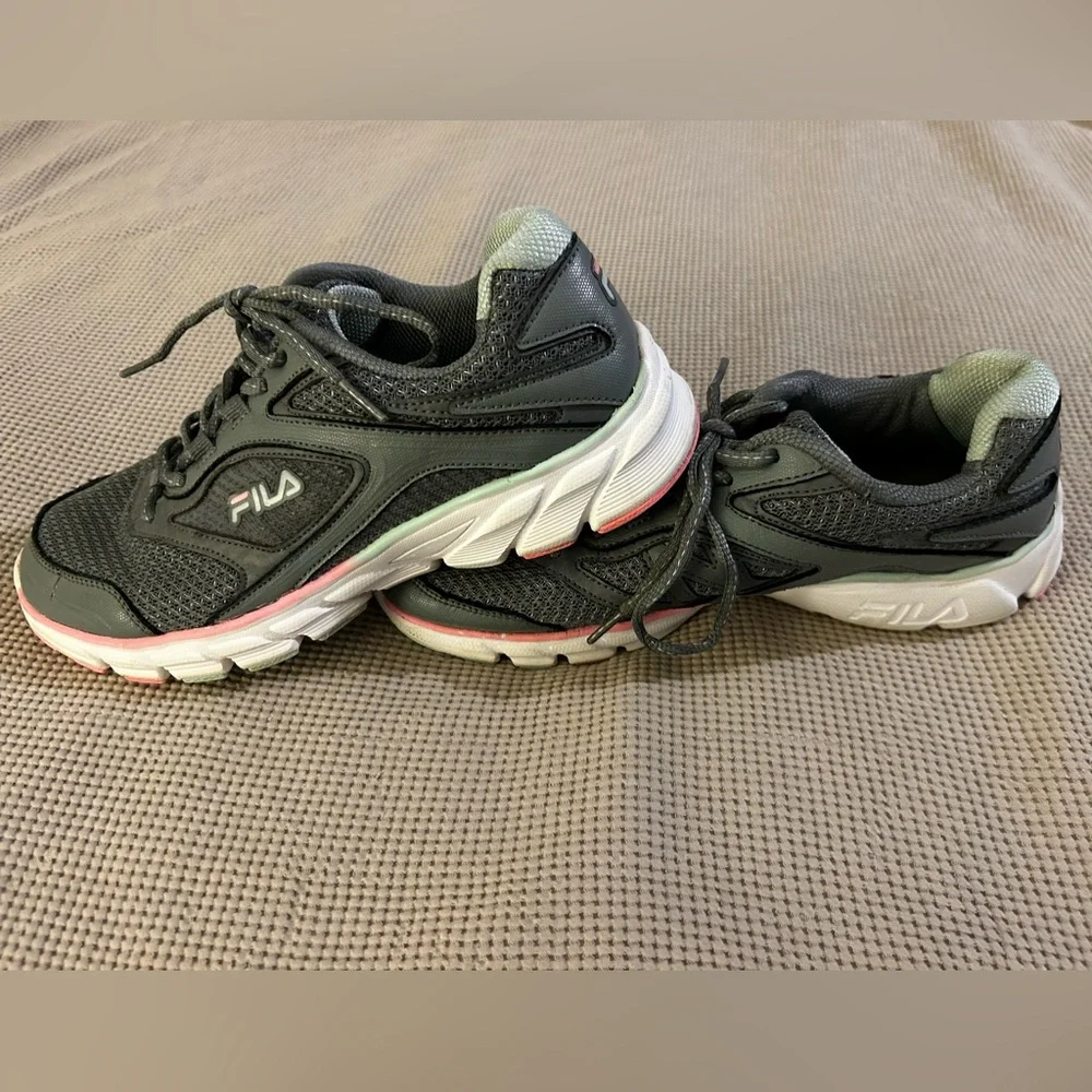 EUC Woman’s Fila Gray Lace-Up Sneakers with mint green and pink details size 9
